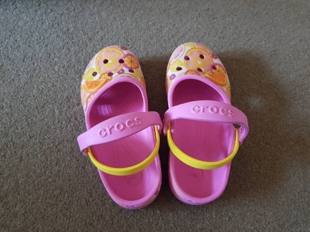 girls crocs size 11